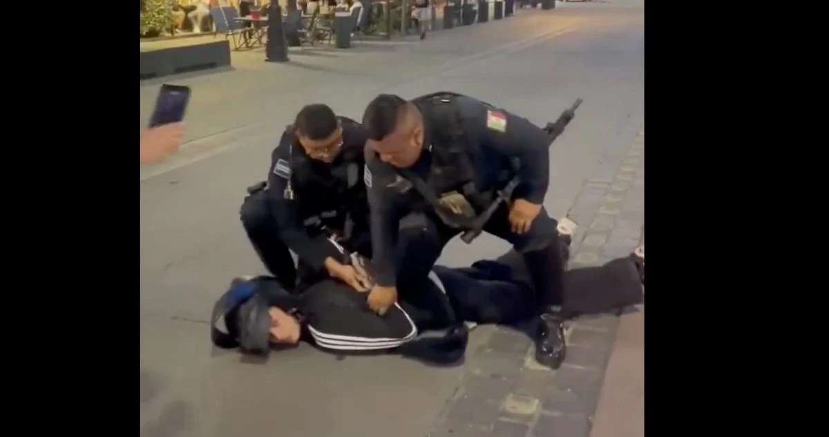VIDEO ¬ Policías someten a repartidor en Aguascalientes; la SSPM defiende su arresto