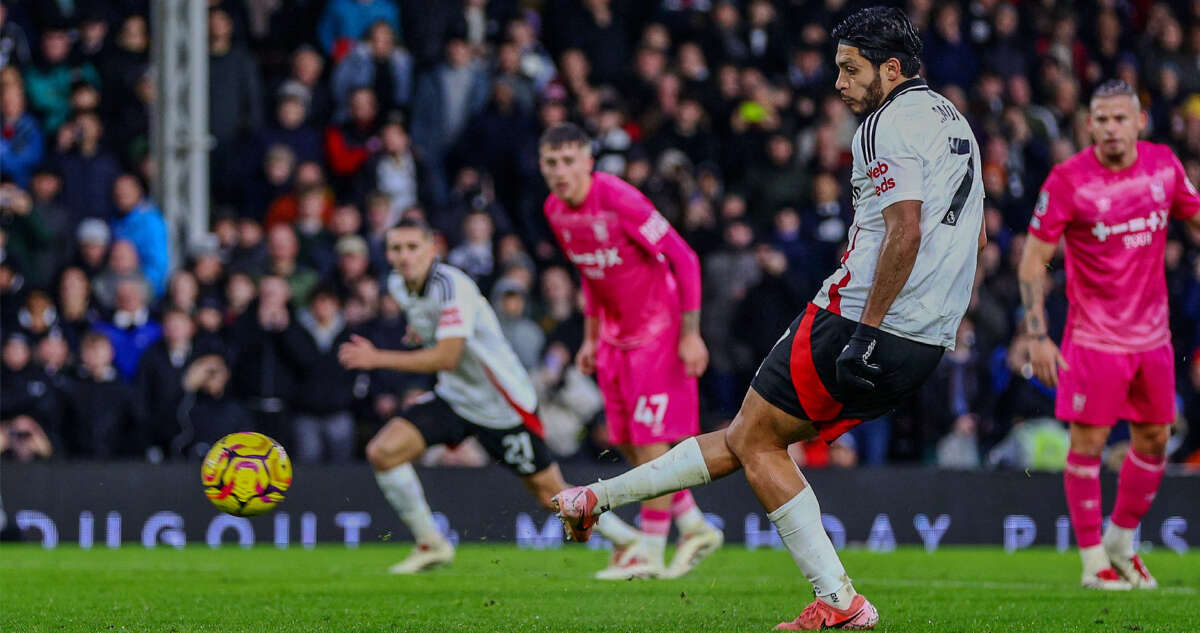 Raúl Jiménez se convierte en el mexicano con más goles en la Premier League; logra 55