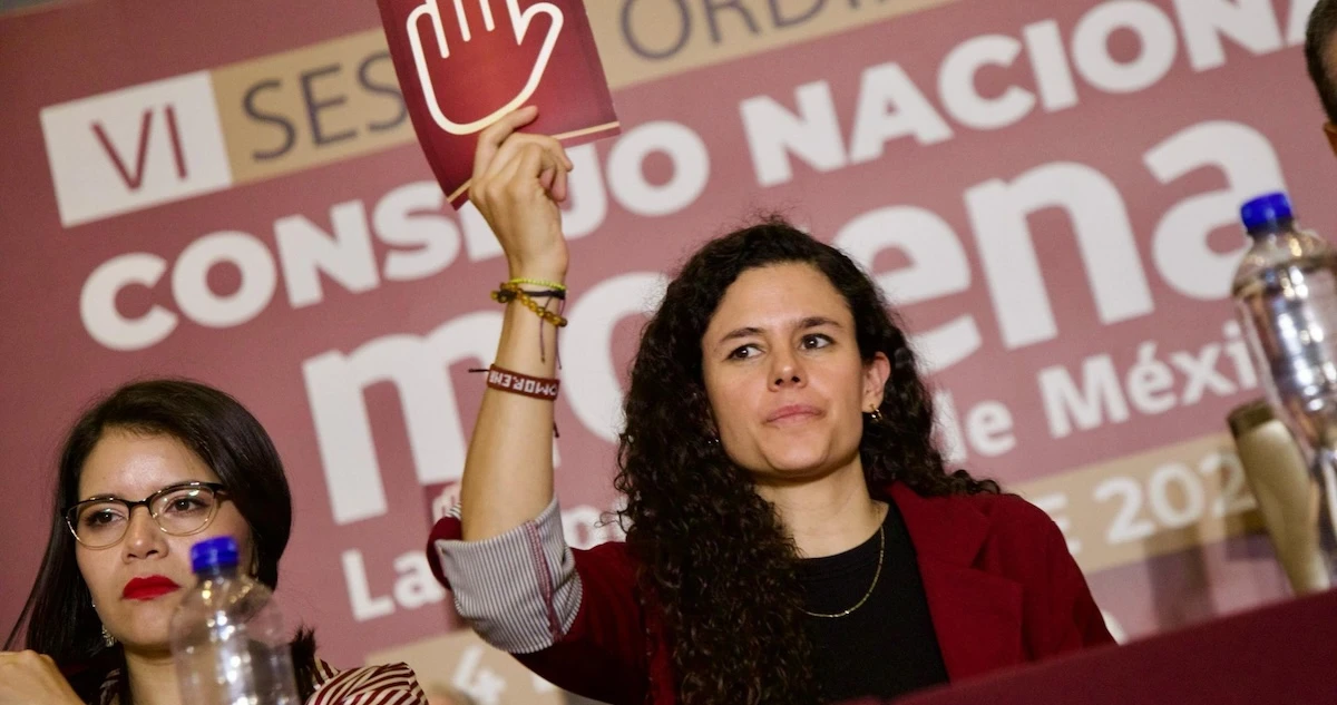 ENTREVISTA ¬ Apertura, sí; negociar principios o retroceder, no: Luisa Alcalde