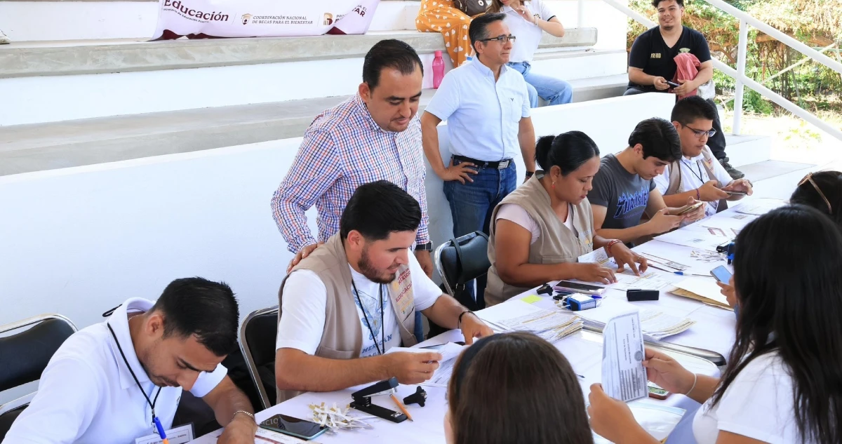 Jóvenes Escribiendo el Futuro: ¿Qué papales necesitas para que recibas tu tarjeta?