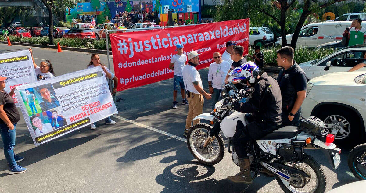 Manifestantes bloquean Periférico Sur y desatan caos vial; exigen libertad de joven