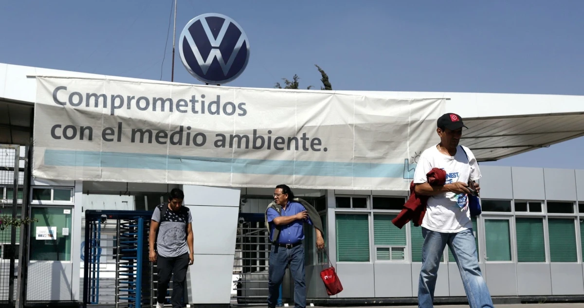 Volkswagen y Sitiavw pactan un aumento salarial directo de 4%; evitan una huelga