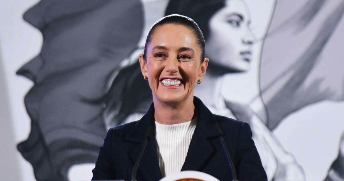 La primera Presidenta de México anuncia que 2025 será “el año de la mujer indígena”