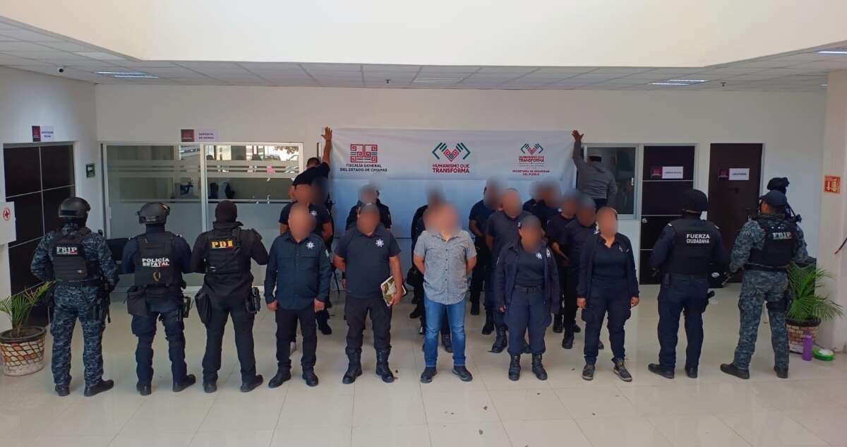 Operativo en Chiapas desarticula red de extorsión; caen 78 policías y autoridades