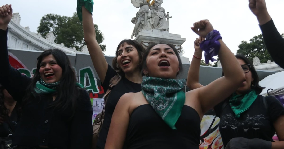 La marea verde tiñe las calles de la CdMx: miles marchan por el aborto legal y seguro