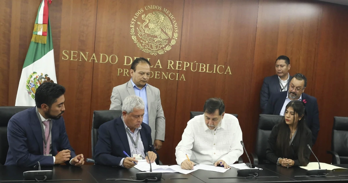 Abogado va al Senado a ofrecer una disculpa pública a Noroña por agresión en el AICM