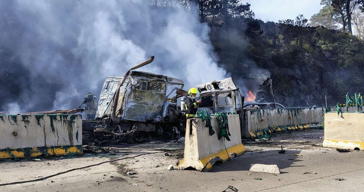 VIDEO ¬ Una carambola se registra en la México-Puebla; reportan 6 muertos y 3 heridos