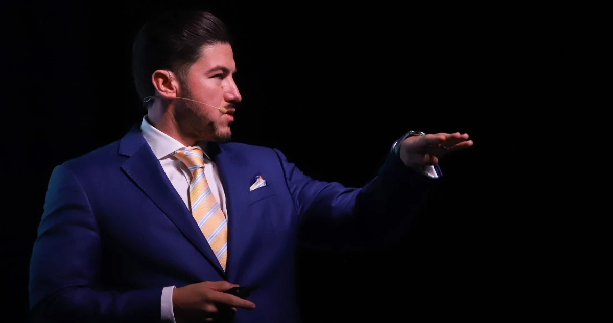 Samuel García presume inversión “de mil millones de dólares” y lo desmienten