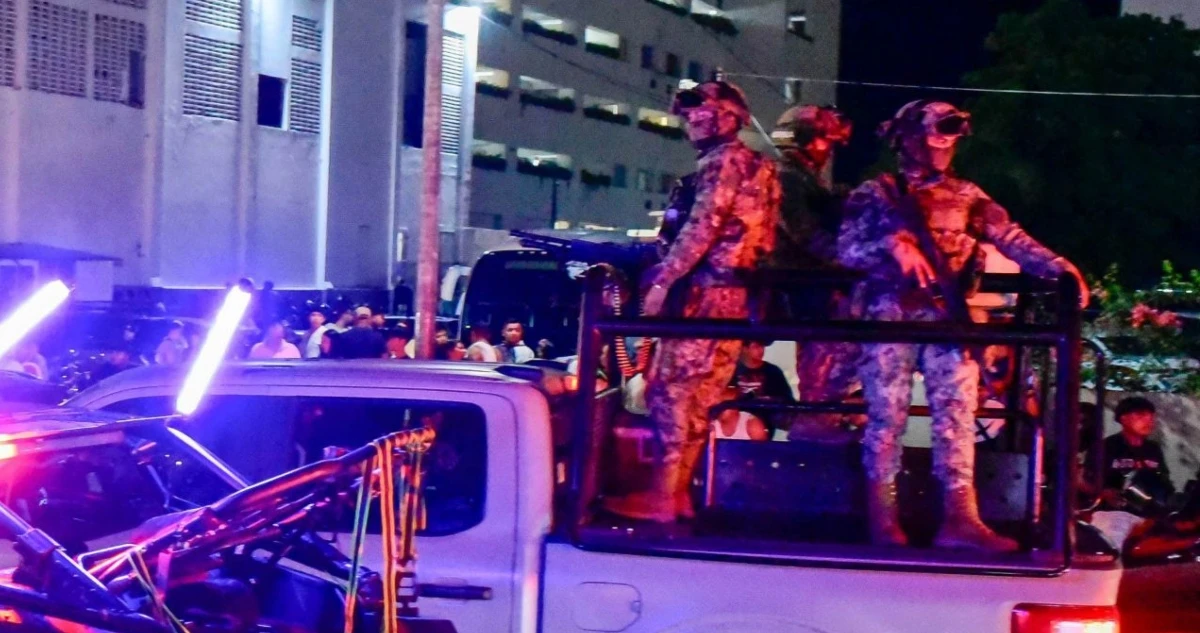 Los restos de cinco personas son abandonados al interior de un taxi en Acapulco