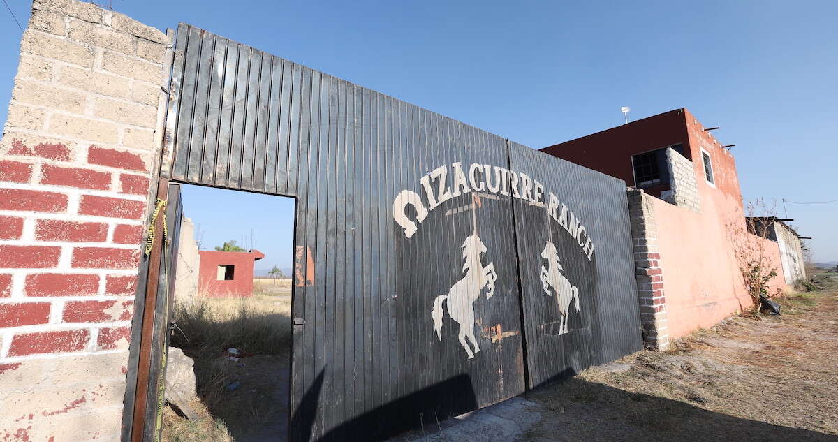 IMÁGENES ¬ Zapatos, mochilas, papeles. Los hornos. El rancho de Jalisco desde adentro