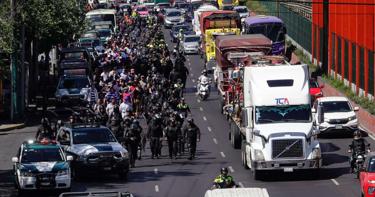 Transportistas marchan al Zócalo-CdMx desde varios puntos. Aquí las rutas que siguen