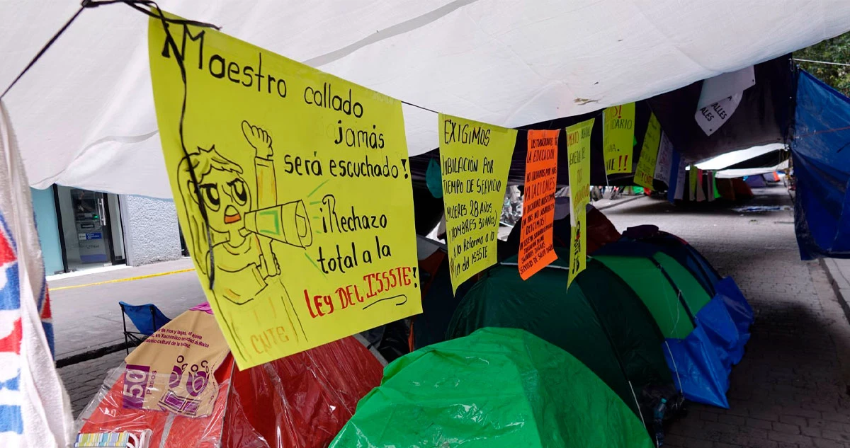 Los maestros acuerdan irse del Zócalo tras 17 días de protestas y de generar caos