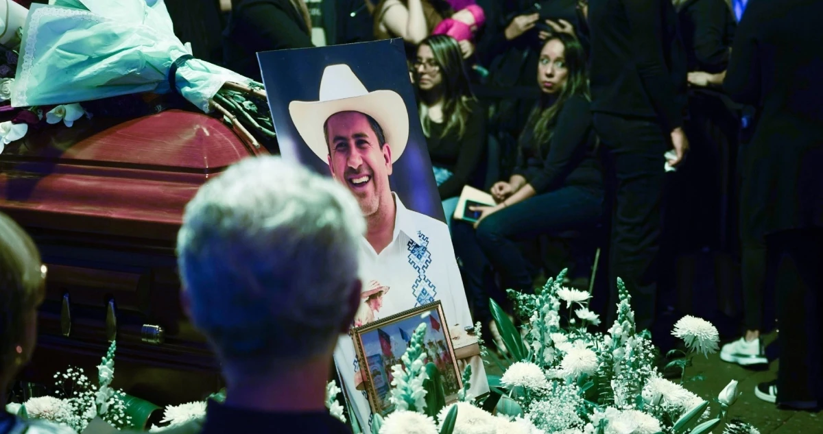 El asesinato del Alcalde de Uruapan presiona al Gobierno y da alas a la oposición