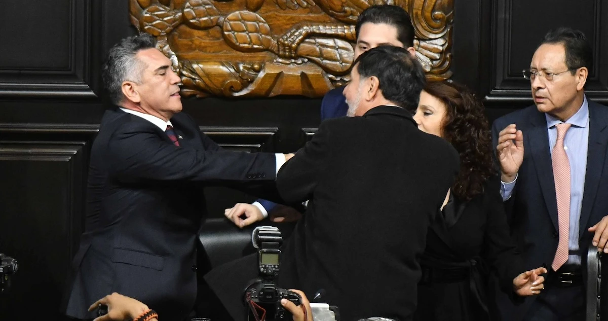 El líder del PRI es acusado desde 2022. ¿Y cuáles son sus principales señalamientos?