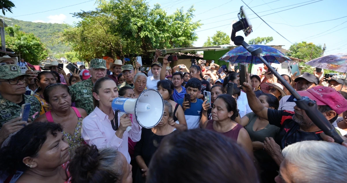 FOTOS y VIDEOS ¬ Los muertos por lluvias suben a 44. Sheinbaum visita a damnificados