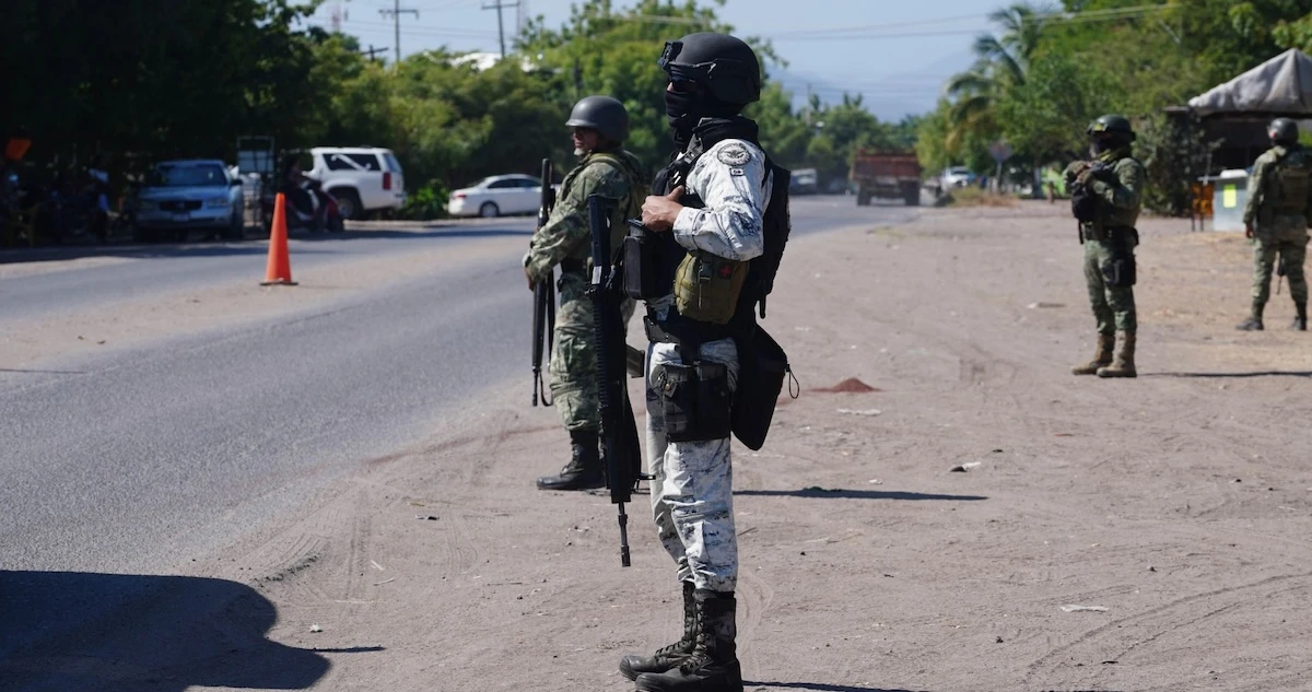 Alejandro Torres, sobrino de Hipólito Mora, y su esposa, son asesinados en Michoacán