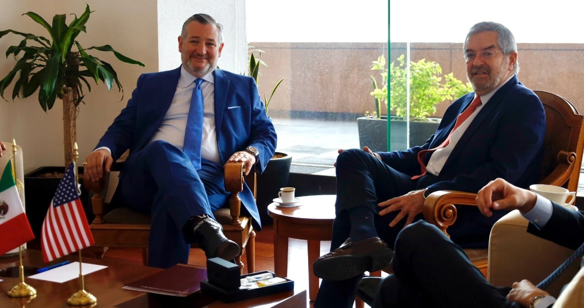 Ted Cruz pide a México aceptar 