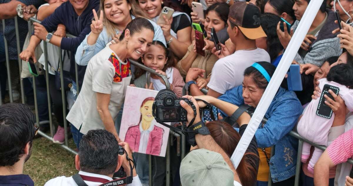 México recuperó su dignidad con la 4T: Claudia; ofrece rescatar petroquímica de Pemex