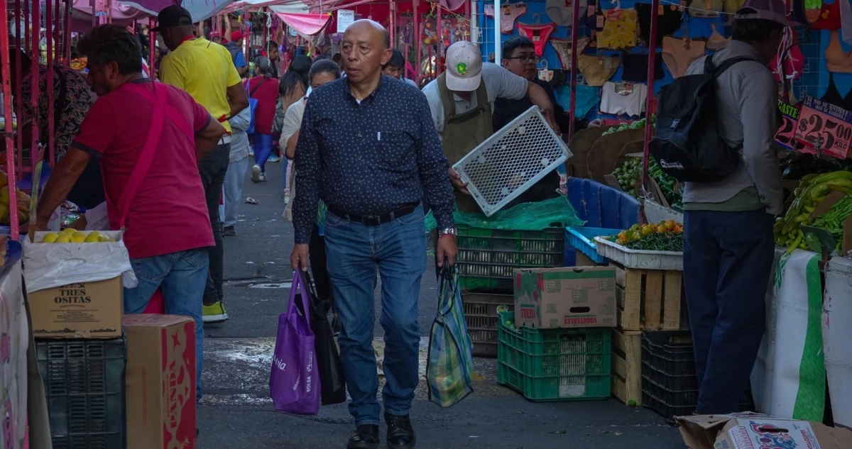 La inflación anual se acelera a 3.93% en abril: Inegi. ¿Qué productos subieron más?