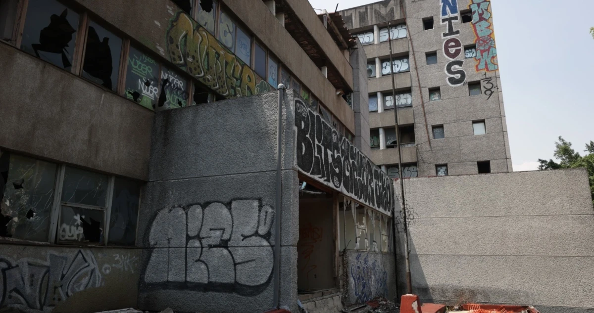 Autoridades hallan cuerpo en cisterna durante demolición de Hospital en Tlatelolco