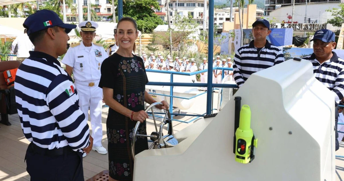Sheinbaum inaugura el buque Marinabús y muestra avances de reconstrucción en Acapulco