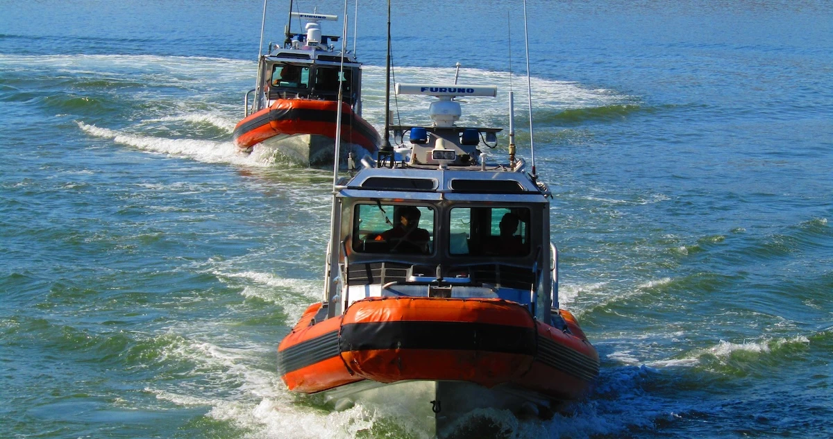 La Marina rescata en altamar a 27 menores y uno de 18 que iban desde Chiapas al norte