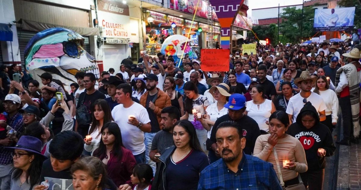 Uruapan se moviliza en marcha por la paz; Alcaldesa exige justicia y acabar extorsión