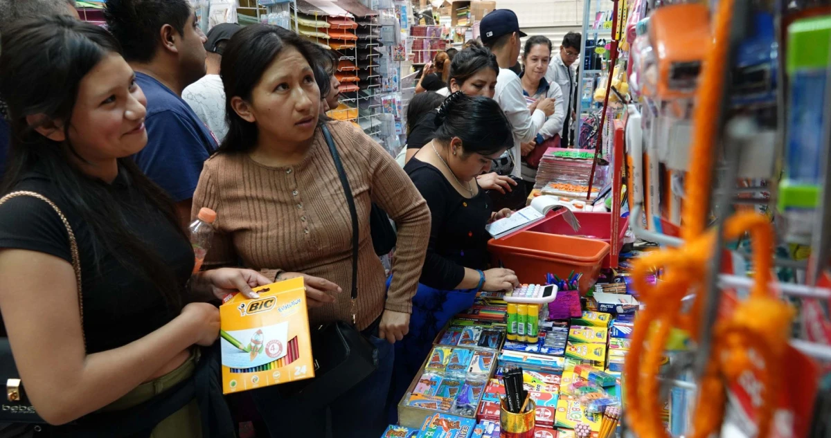 Estudiantes de secundaria recibirán nueva tarjeta para útiles escolares en CdMx
