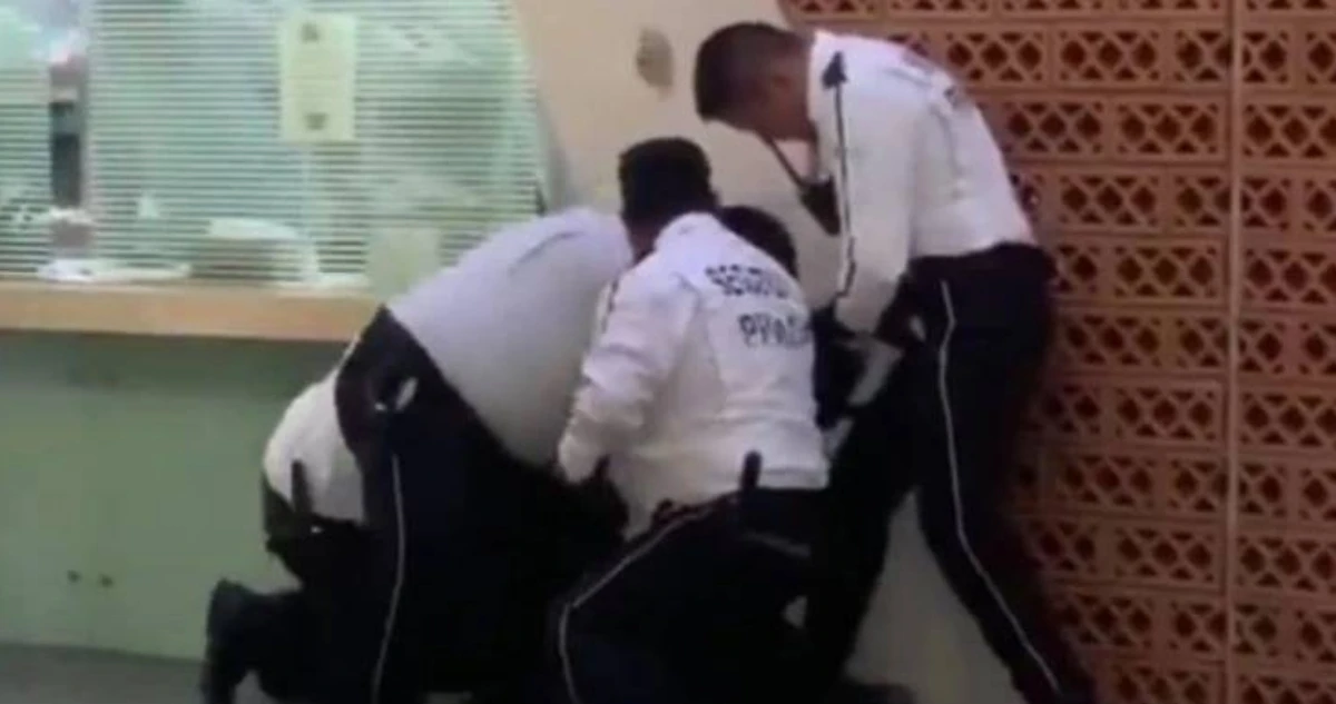 VIDEO ¬ Derechohabiente del IMSS exige medicina y elementos de seguridad lo someten