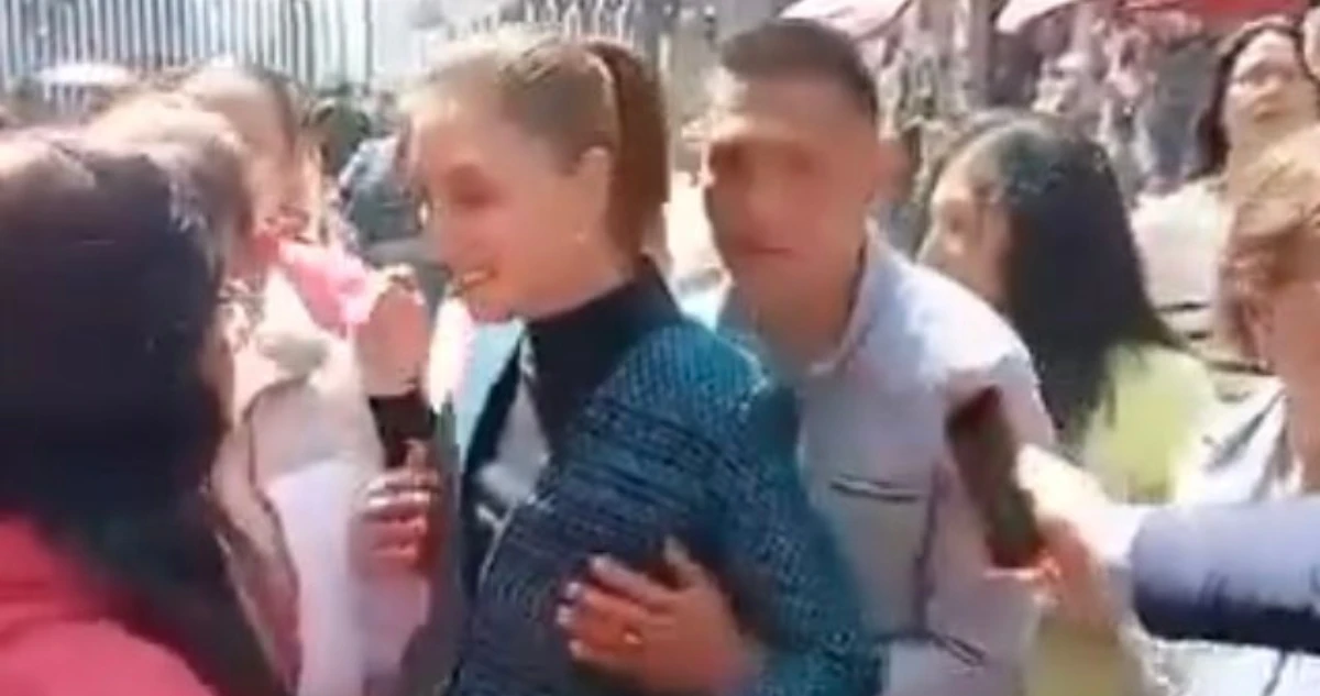 El acosador de la Presidenta ya está detenido. Mujeres rechazan violencia de género