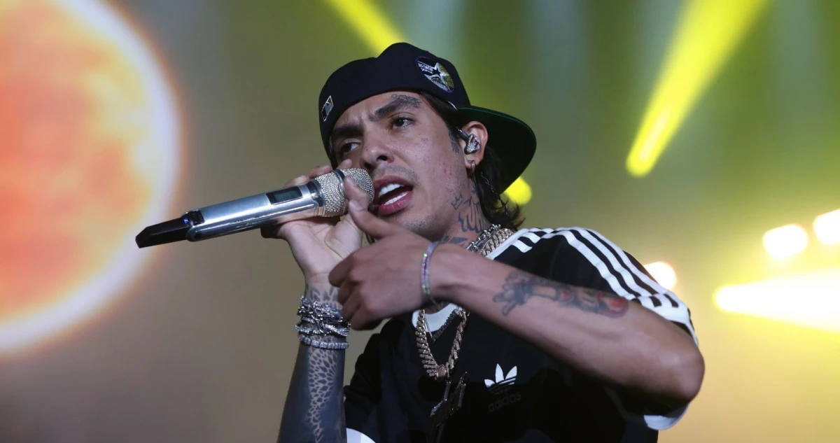 Natanael Cano interpreta narcocorridos en la Feria de San Marcos pese a prohibición