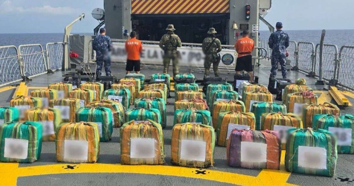 La Marina incauta casi 2 toneladas de droga en mar de Oaxaca; detiene a 3 extranjeros