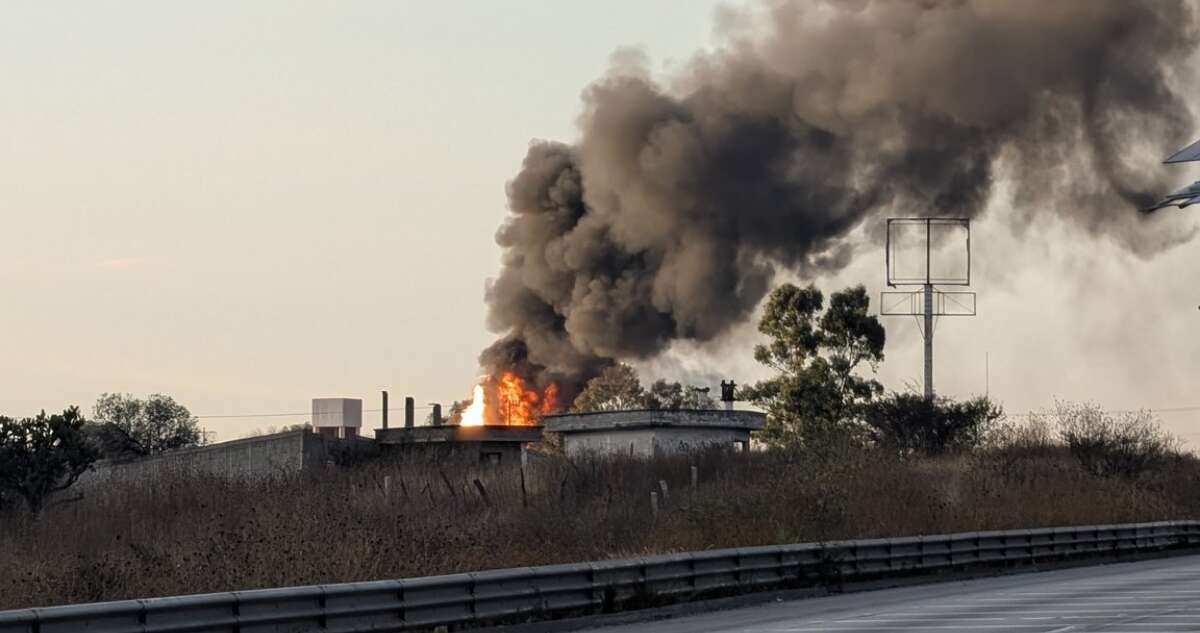 Una explosión en ducto de Tepeji del Río provoca cierre de autopista México-Querétaro