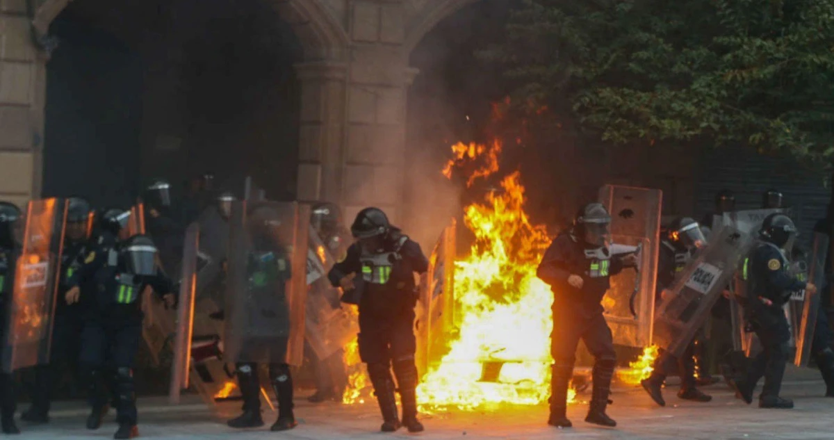 Brugada: De 94 policías heridos ayer, 3 están delicados y 78 ya dejaron el hospital