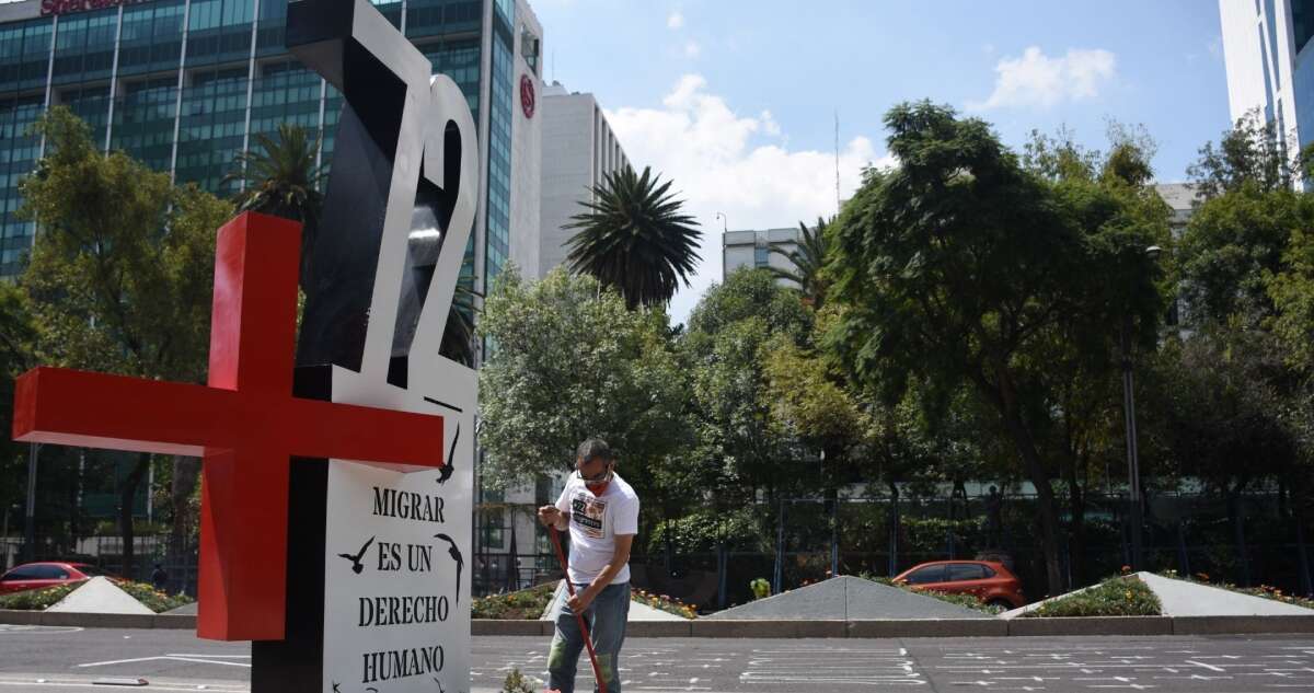 Juez condena por hasta 82 años de cárcel a 3 