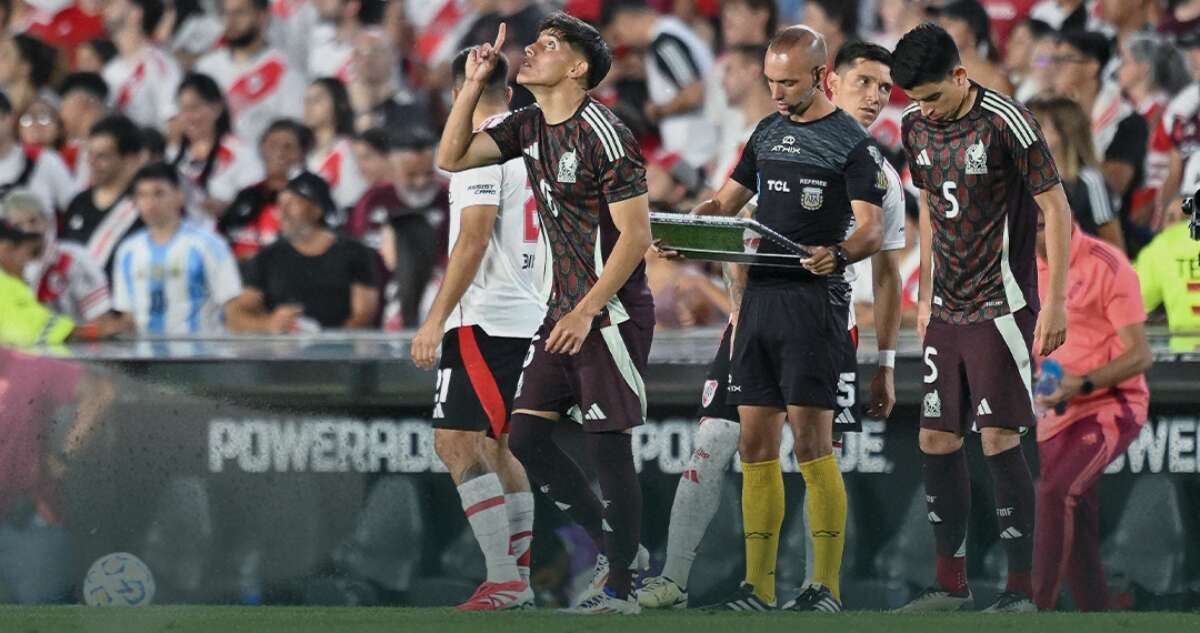 La Selección Mexicana pierde 2 goles a 0 ante el River Plate en el Estadio Monumental