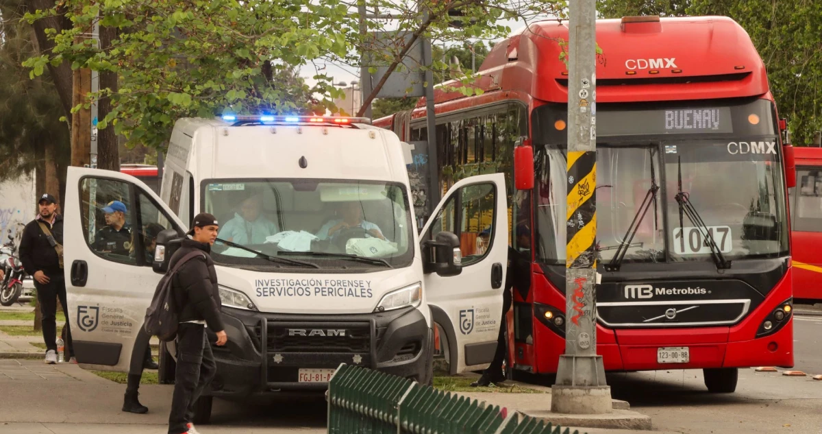 Un hombre fallece súbitamente al interior de una unidad del Metrobús en la CdMx
