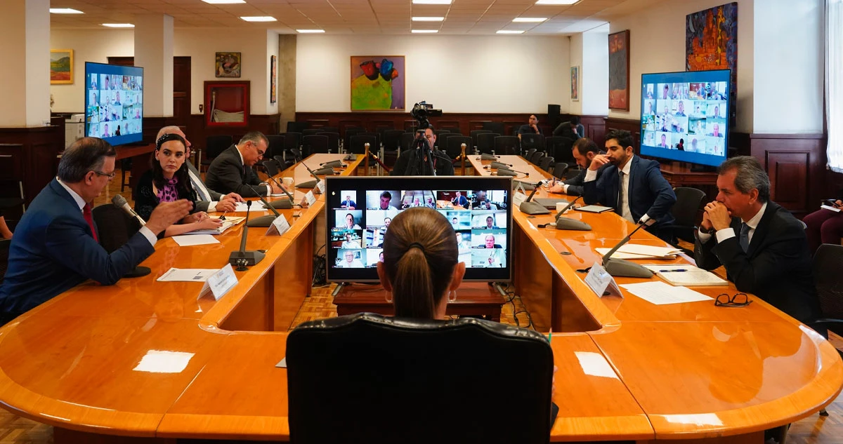 Sheinbaum conversa con empresarios del acero y aluminio para abordar aranceles de EU