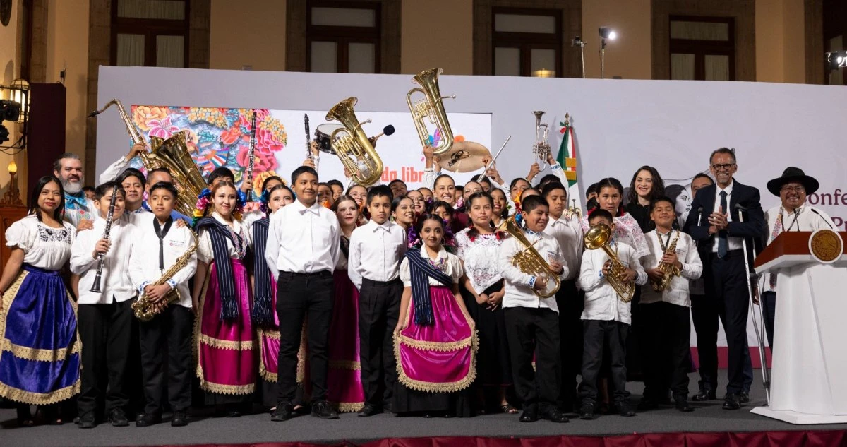 VIDEO ¬ ¡Qué música más linda! Hoy hubo bandas infantiles en “la mañanera”. ¿Por qué?