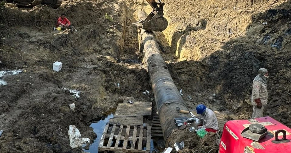 VIDEO ¬ Pemex atiende derrame de hidrocarburo registrado en el río Pantepec, Veracruz