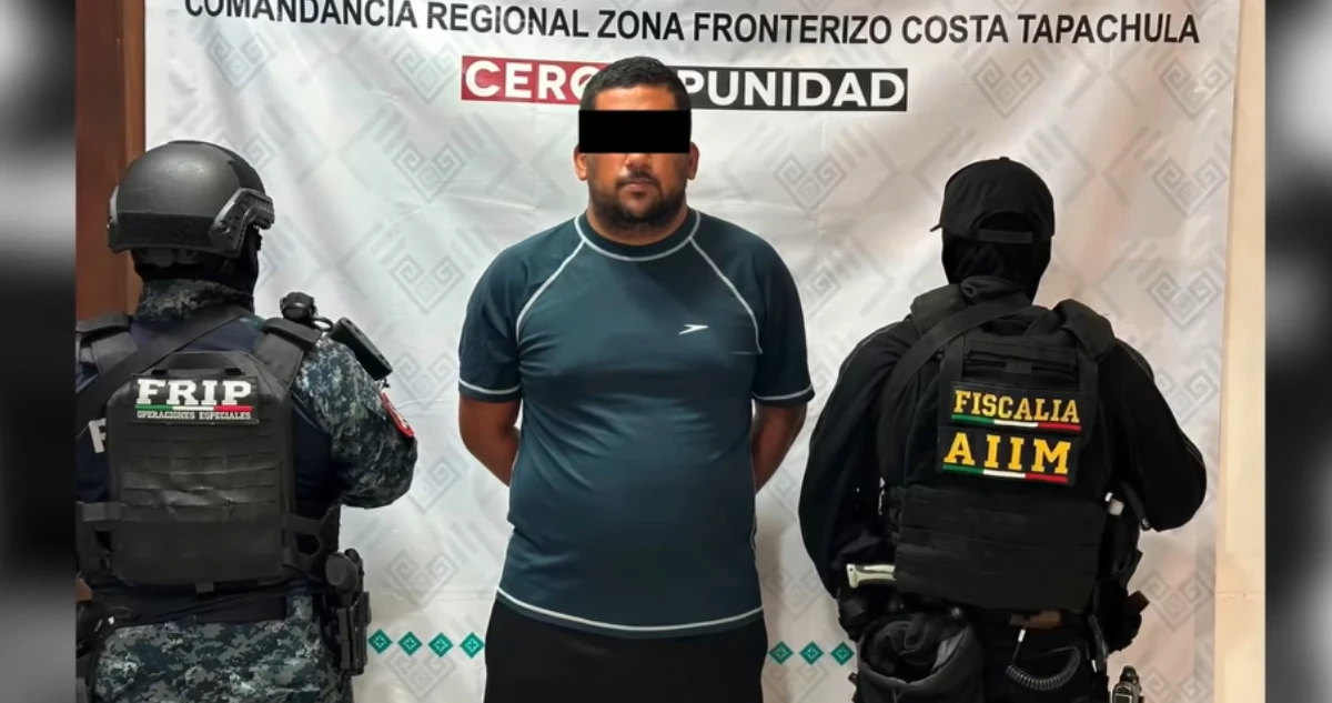 ...Y ya lo atraparon. Alumna de Chiapas lo señaló de acoso sexual durante graduación