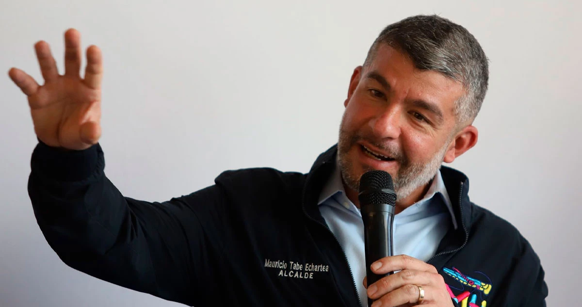 VIDEO ¬ Mauricio Tabe, Alcalde panista, acude a evento de Clara aparentemente ebrio