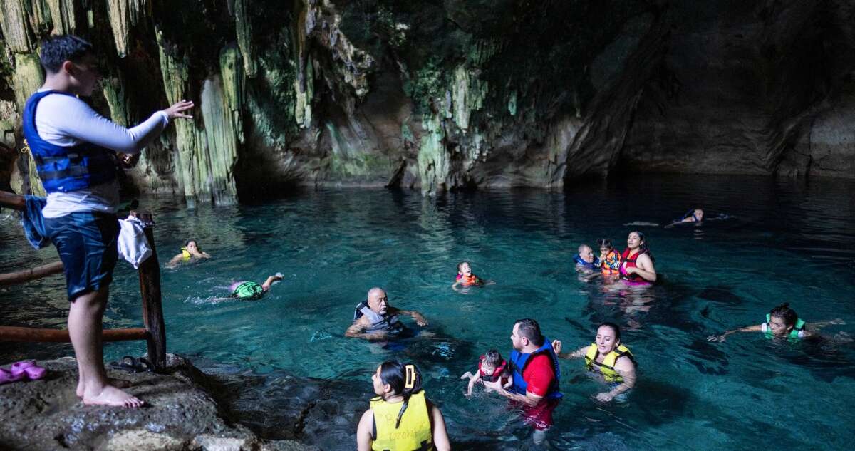 FOTOS ¬ Porquerizas amenazan los cenotes. ¿Queda tiempo para salvar el tesoro maya?