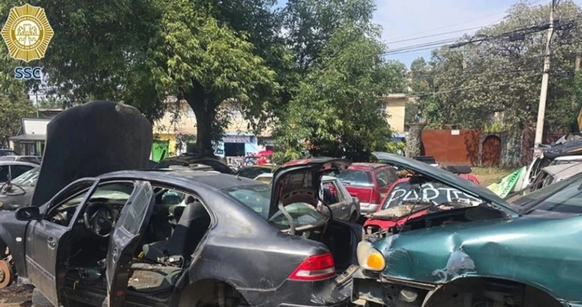 La SSC-CdMx ejecuta cateo en Xochimilco; asegura un coche y 2 toneladas de autopartes