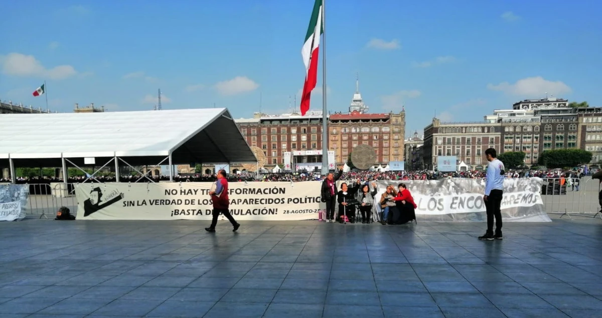 Comité Eureka instala huelga de hambre en el Zócalo; piden audiencia con Sheinbaum
