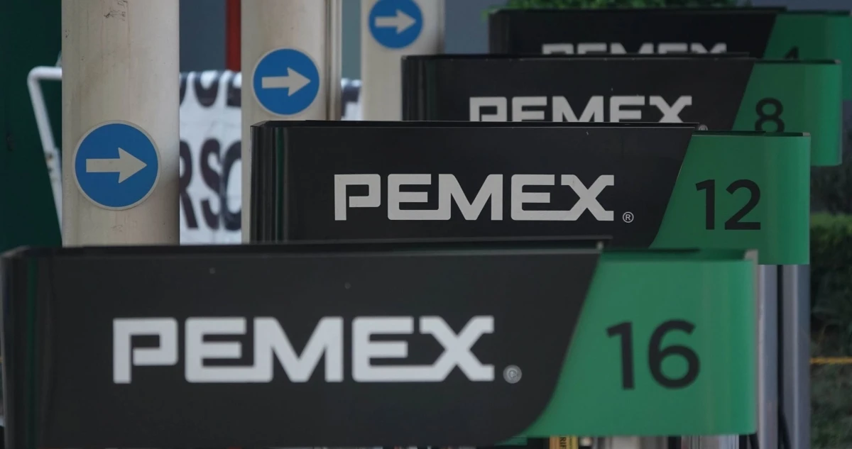 La petrolera mexicana reporta ganancias y una rebaja de 5.7% en su enorme deuda