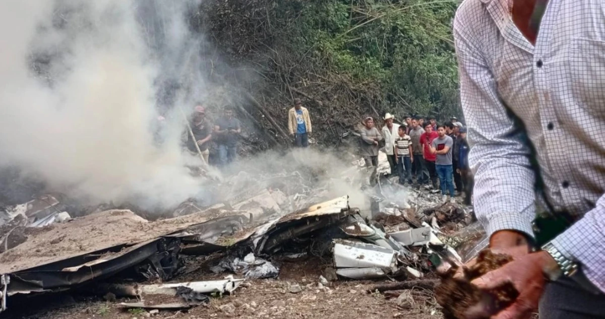 Tres personas mueren en accidente aéreo durante labores contra el gusano barrenador