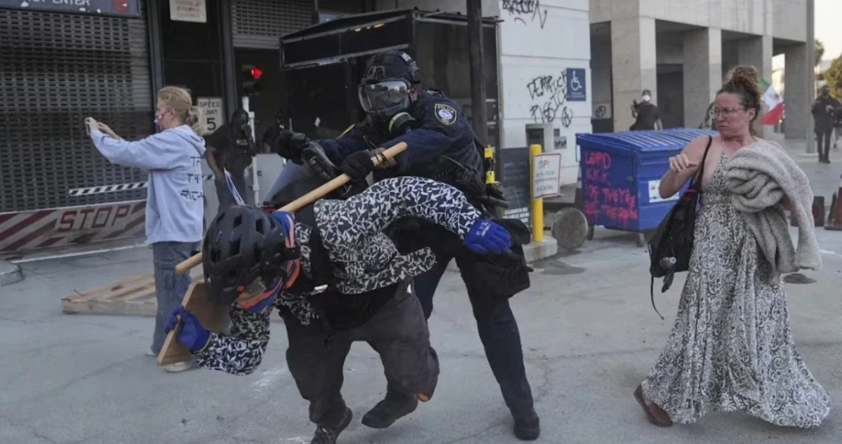 Los manifestantes violentos en LA no representan a pueblo mexicano: Embajador Johnson