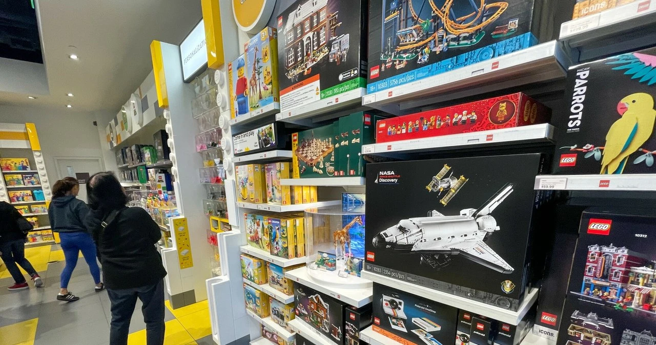Ojciec z synem kradli klocki Lego, wpadli w lombardzie. Wynieśli zestawy za 4 tys. zł