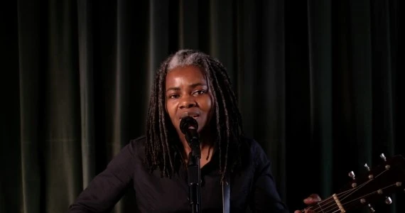 Tracy Chapman zaśpiewała w telewizji po raz pierwszy od pięciu lat. Chodzi o wybory w USA